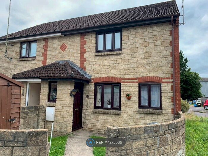 1 Bedroom Semi-Detached House To Rent In Pines Close, Wincanton BA9