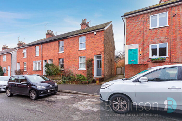 2 Bedroom End Of Terrace House For Sale In College Glen, Maidenhead, Berkshire, SL6