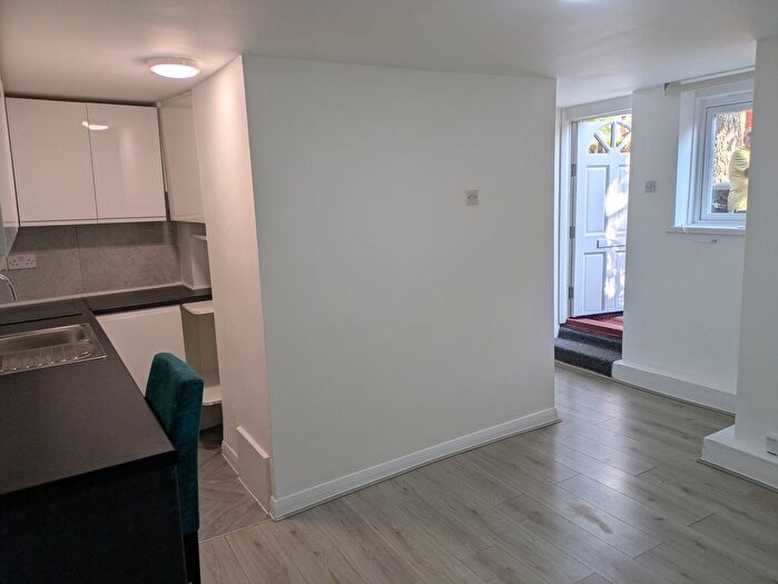1 Bedroom Studio To Rent In Harberton Road, Whitehall Park, N19