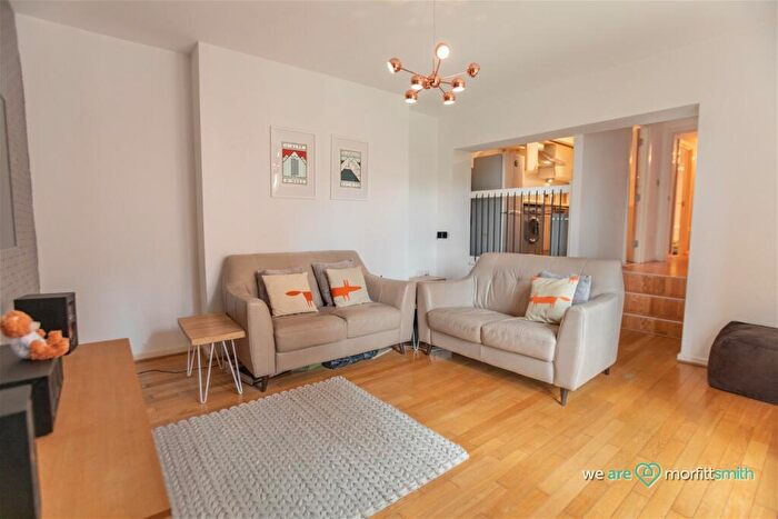 1 Bedroom Apartment To Rent In Kingswood Hall, Kingswood, Sheffield, S6