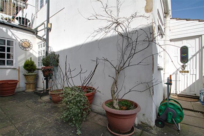 4 Bedroom House For Sale In Chertsey, Surrey, KT16