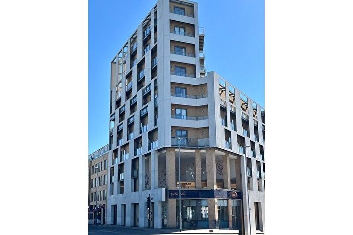 2 Bedroom Flat To Rent In Hills Road, Cambridge, Cambridgeshire, CB2