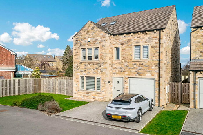 4 Bedroom Detached House For Sale In Tinker Croft, Lepton, Huddersfield, HD8