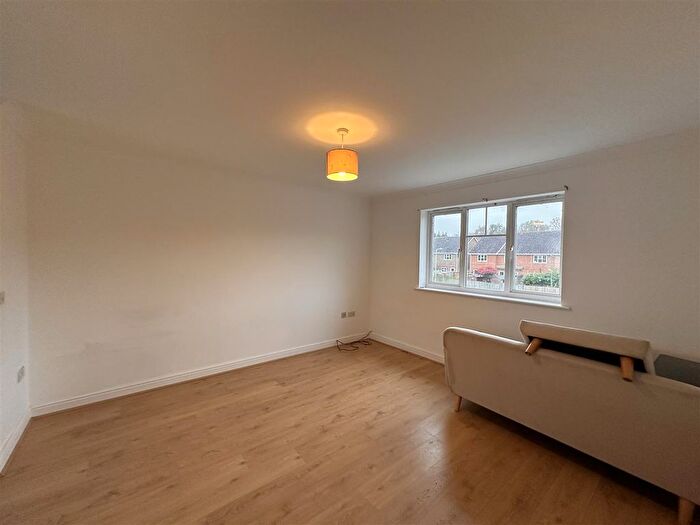 1 Bedroom Flat To Rent In Richmond Meech Drive, Kennington, Ashford, TN24