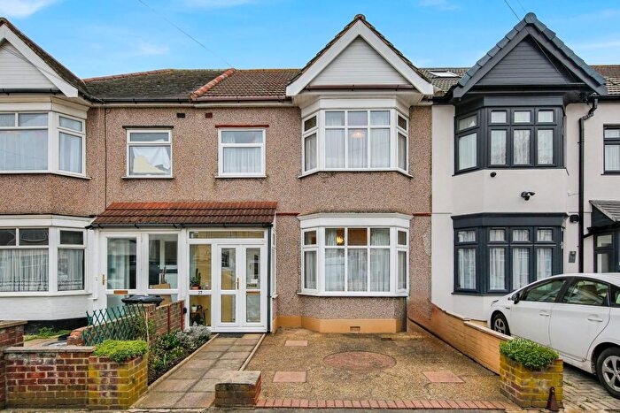 3 Bedroom Terraced House For Sale In Belfairs Drive, Chadwell Heath, RM6