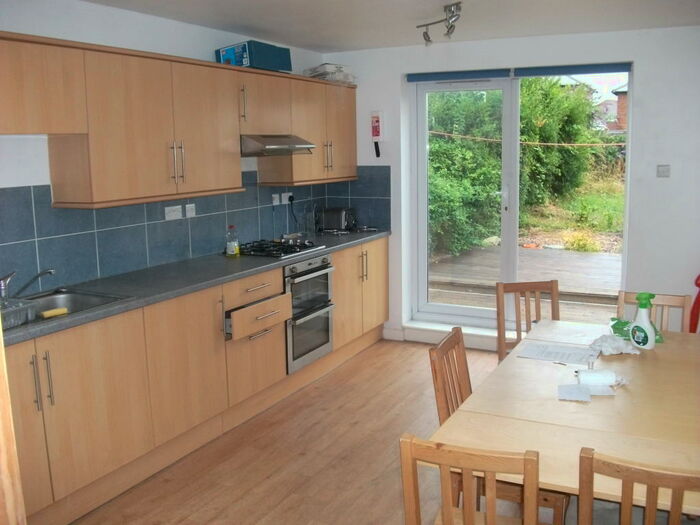 4 Bedroom House To Rent In Broadlands Road, Swaythling, Southampton, SO17