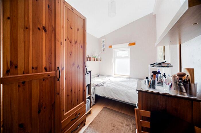3 Bedroom Terraced House For Sale In Avenue Road, London, N15