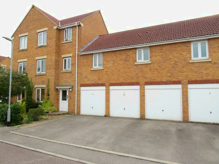 2 Bedroom Flat To Rent In Akela Close, Kettering, NN15