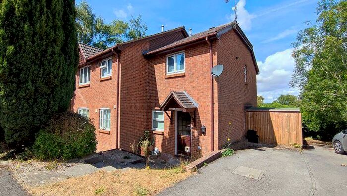 2 Bedroom End Of Terrace House To Rent In St. Peters Gardens, Farnham, GU10