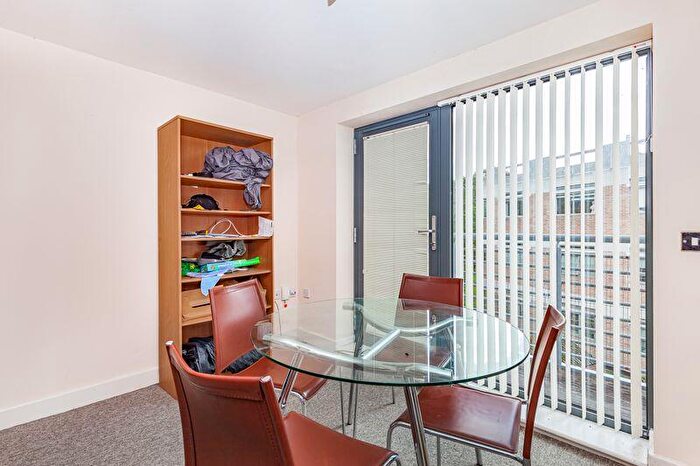 1 Bedroom Flat To Rent In Woodin's Way, Oxford, OX1
