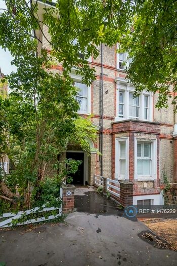 1 Bedroom Flat To Rent In Victoria Crescent, London, SE19