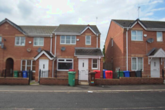 3 Bedroom End Of Terrace House To Rent In Gravenmoor Drive, Salford, M7