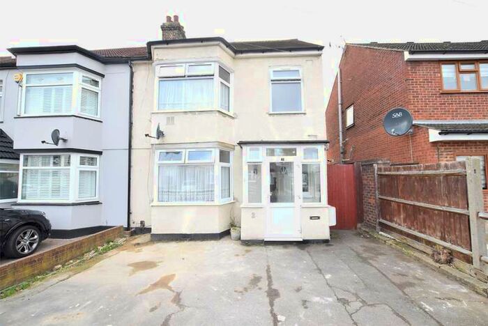 3 Bedroom Semi-Detached House To Rent In Crowlands Avenue, Romford, RM7