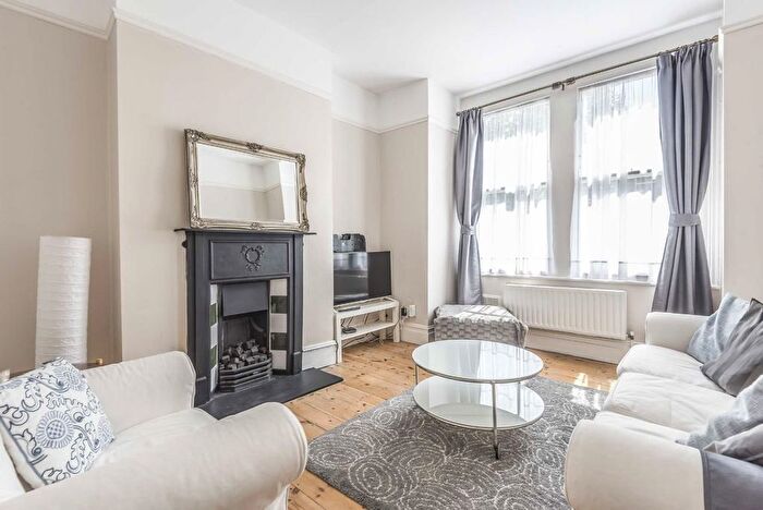 4 Bedroom Terraced House To Rent In Edencourt Road, Furzedown, SW16