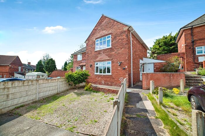 3 Bedroom Semi-Detached House For Sale In Poplar Grove, Church Warsop, Mansfield, NG20