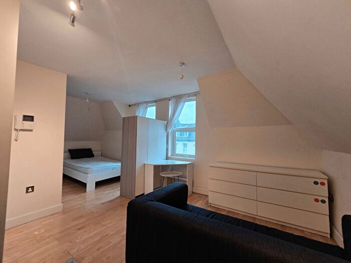 Studio To Rent In Lavender Hill, Clapham Junction, SW11