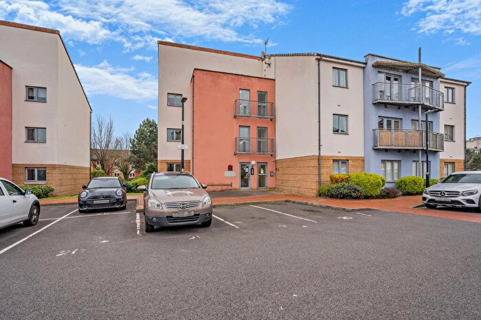 1 Bedroom Flat For Sale In Rhodfa'r Gwagenni, Barry, CF63