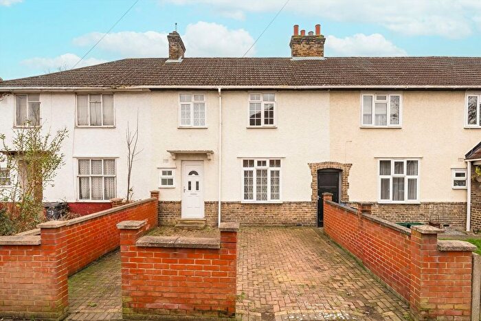 3 Bedroom Terraced House For Sale In Swains Road, Tooting, SW17