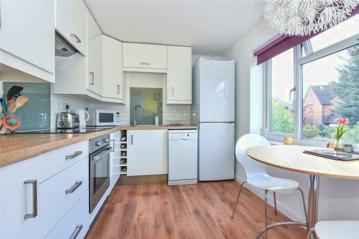 2 Bedroom Maisonette To Rent In Risborough Road, Maidenhead, Berkshire, SL6