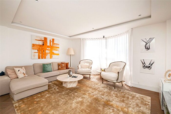 2 Bedroom Flat For Sale In Upper Grosvenor Street, London, W1K