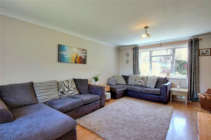 3 Bedroom Semi-Detached House To Rent In Jupps Lane, Goring-By-Sea, Worthing, BN12