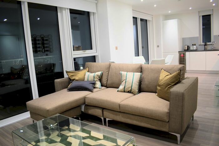 2 Bedroom Flat To Rent In Pinto Tower, Hebden Place, SW8