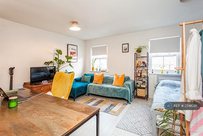 Studio To Rent In Fairfoot Road, London, E3