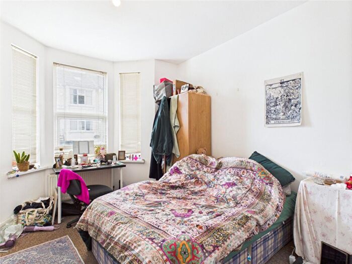Terraced House To Rent In Roedale Road, Brighton, BN1