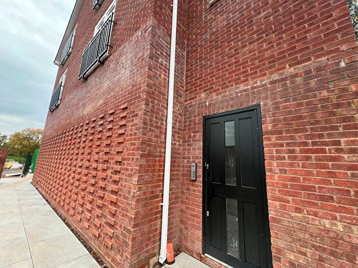 2 Bedroom Property To Rent In Costers Lane, Redditch, B98