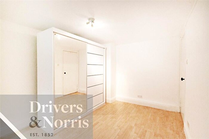 1 Bedroom Apartment To Rent In Northern Heights, Crouch End, London, N8