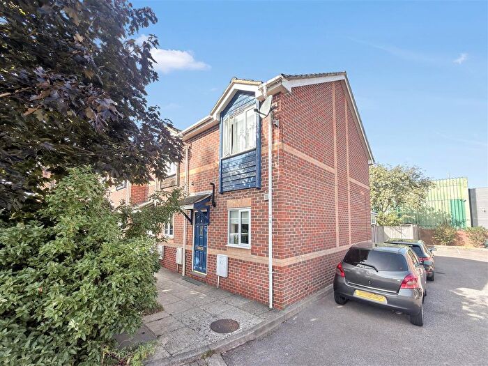 2 Bedroom End Of Terrace House For Sale In Bel Lane, Hanworth, Feltham, TW13