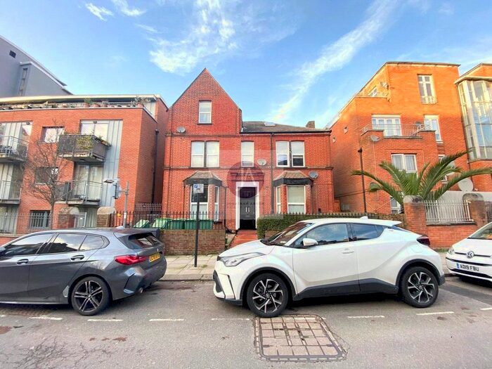 Studio To Rent In Lithos Road, London, NW3