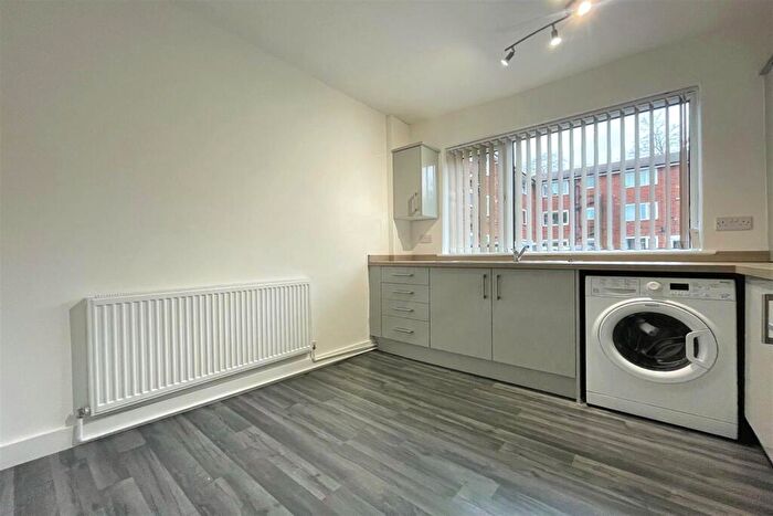 2 Bedroom Apartment For Sale In Windsor Court, Ashton Lane, Sale, M33