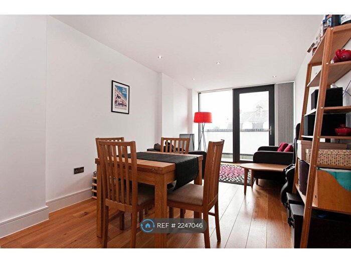 2 Bedroom Flat To Rent In Greenwich High Road, London, SE10