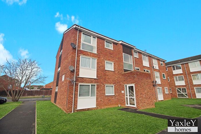 2 Bedroom Flat To Rent In Snowdrop Close, Springfield, Chelmsford, CM1