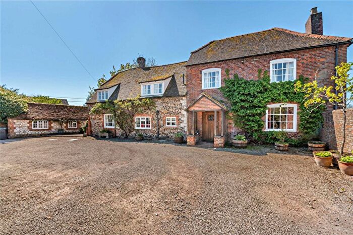 5 Bedroom Detached House For Sale In Sheepdrove Hill, Lambourn, Hungerford, Berkshire, RG17