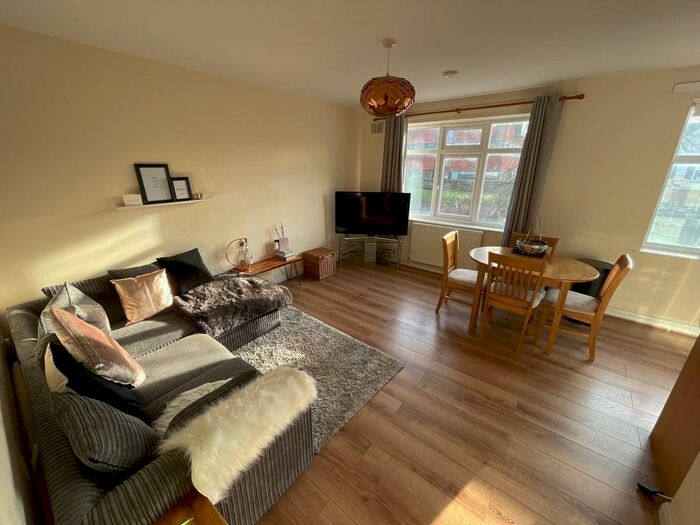 1 Bedroom Apartment To Rent In Washway Road, Sale, M33