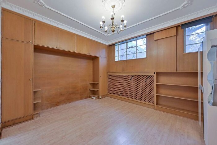 1 Bedroom Flat To Rent In Princes Gate, South Kensington, London, SW7