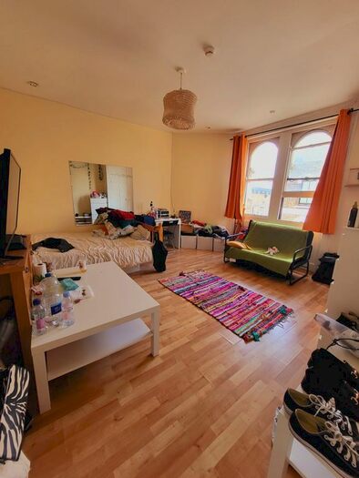 Studio To Rent In Kingsland Road, Dalston/Hackney, E8