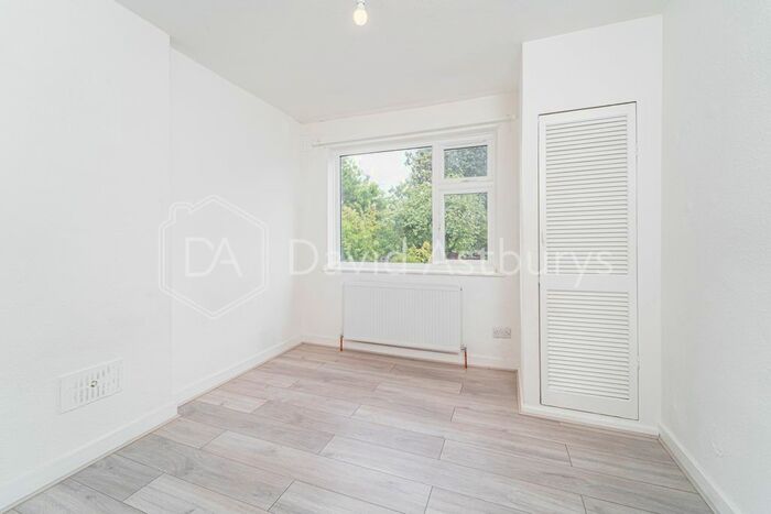 3 Bedroom Terraced House To Rent In Norfolk Avenue, Palmers Green, London, N13