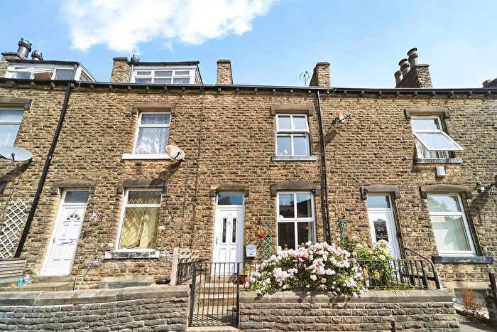 3 Bedroom Terraced House For Sale In Fell Lane, Keighley, BD22