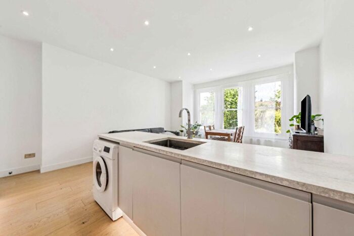 1 Bedroom Flat To Rent In Heybridge Avenue, London, SW16