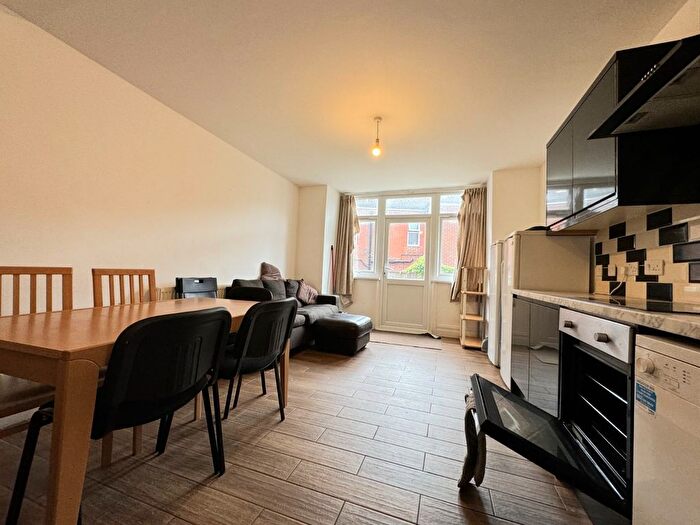 6 Bedroom Semi-Detached House To Rent In Westridge Road, Southampton, SO17