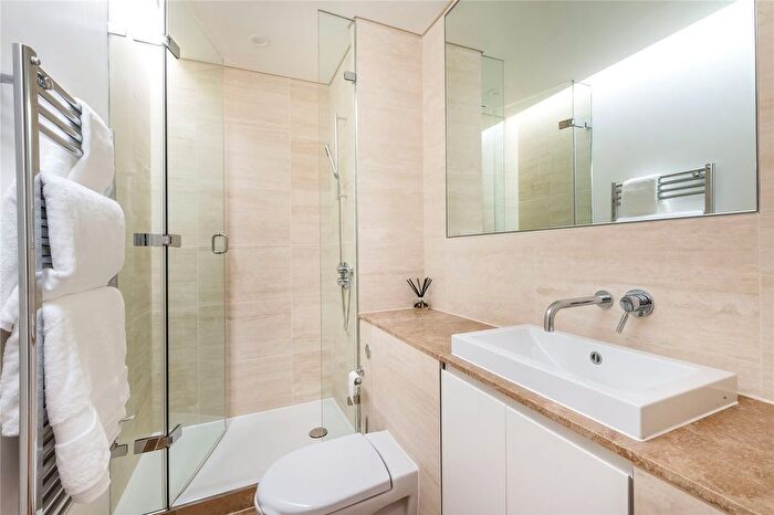 3 Bedroom Flat To Rent In Hay Hill, London, W1J