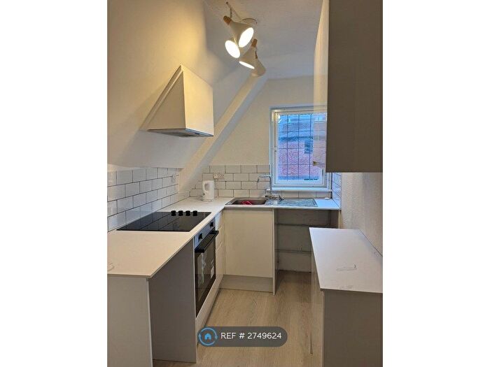2 Bedroom Flat To Rent In Smith Street, Warwick, CV34