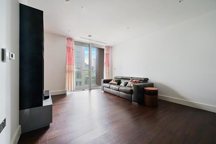 1 Bedroom Apartment To Rent In Maine Tower, Harbour Way, Canary Wharf, London, E14