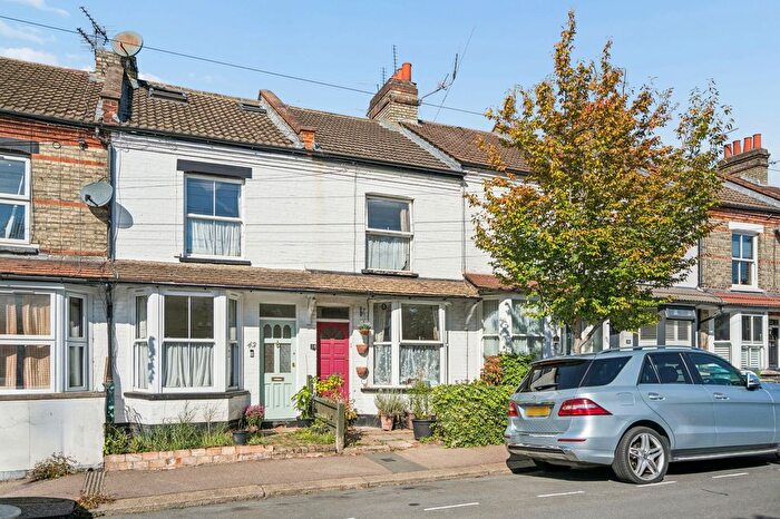3 Bedroom Terraced House For Sale In Neal Street, Watford, WD18