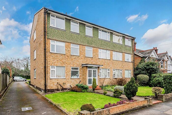 1 Bedroom Flat To Rent In Temple Court, Temple Road, Epsom, KT19