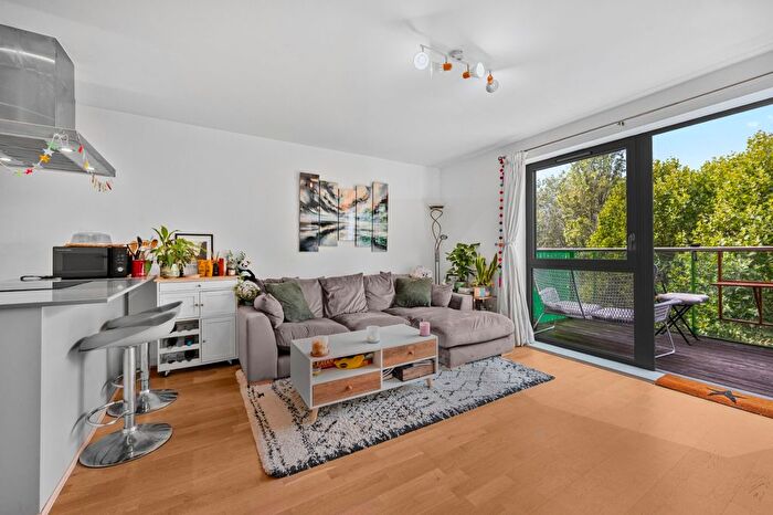 1 Bedroom Flat For Sale In Spring Apartments, Stebondale Street, E14