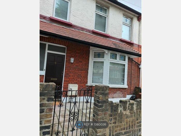 5 Bedroom Semi-Detached House To Rent In Gardner Road, London, E13